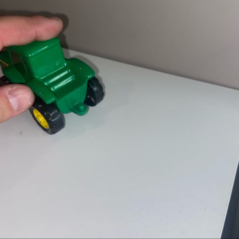 John Deere Ertl kids toy tractor - Picture 4 of 5